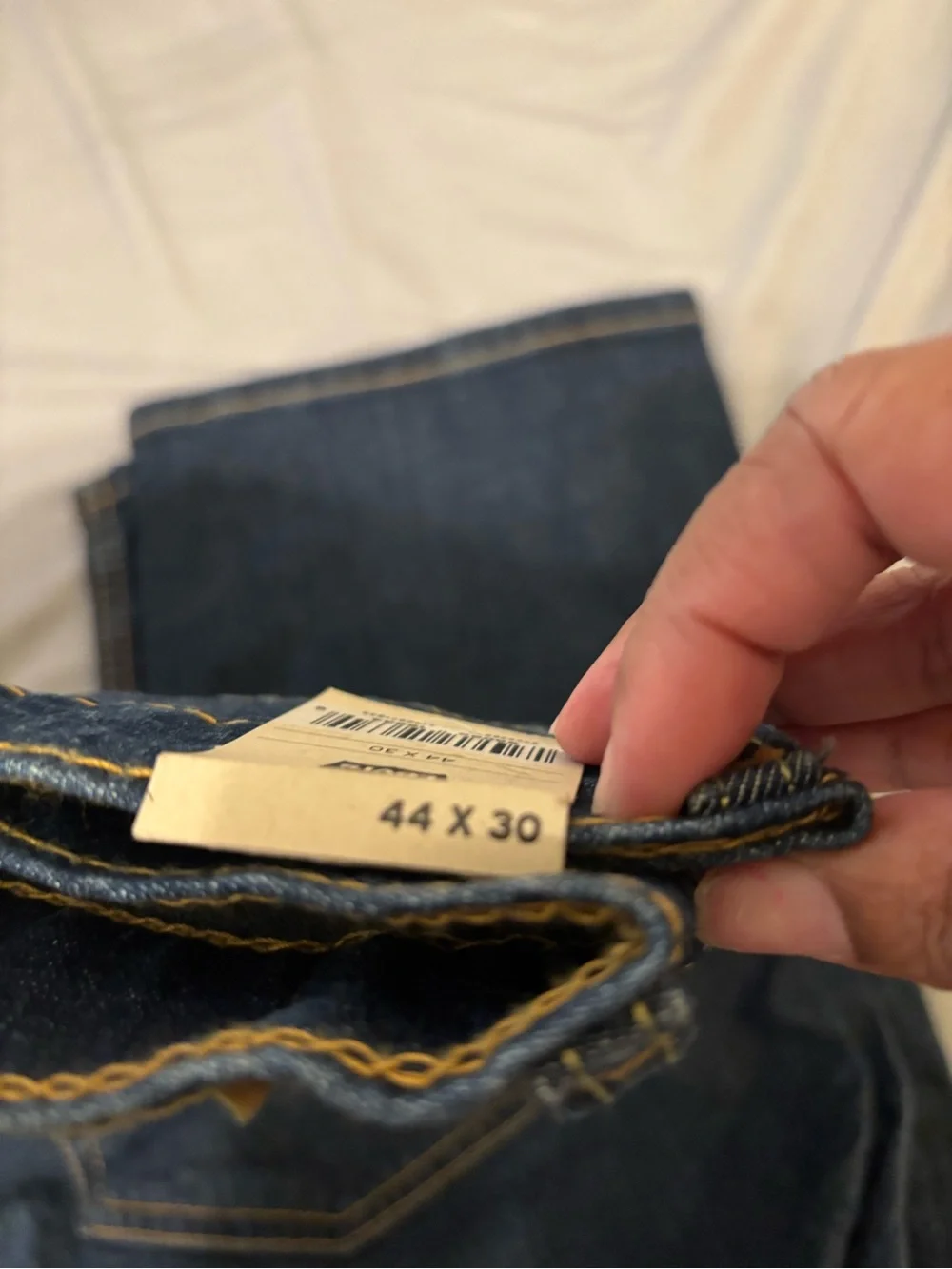 Levis slim straight